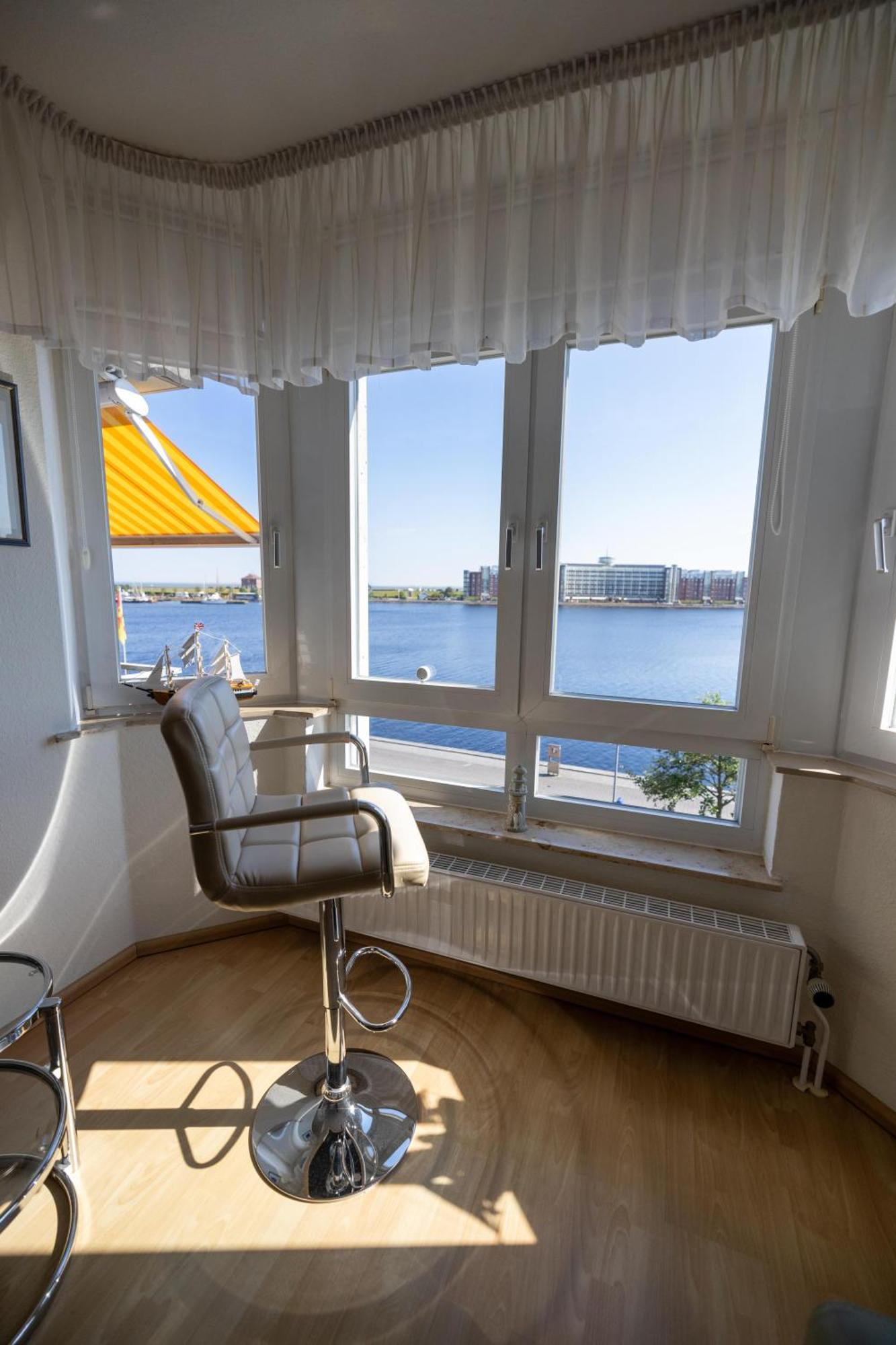 Gemuetliche Ferienwohnung Mit Meerblick Direkt Am Hafen Wilhelmshaven Exterior foto